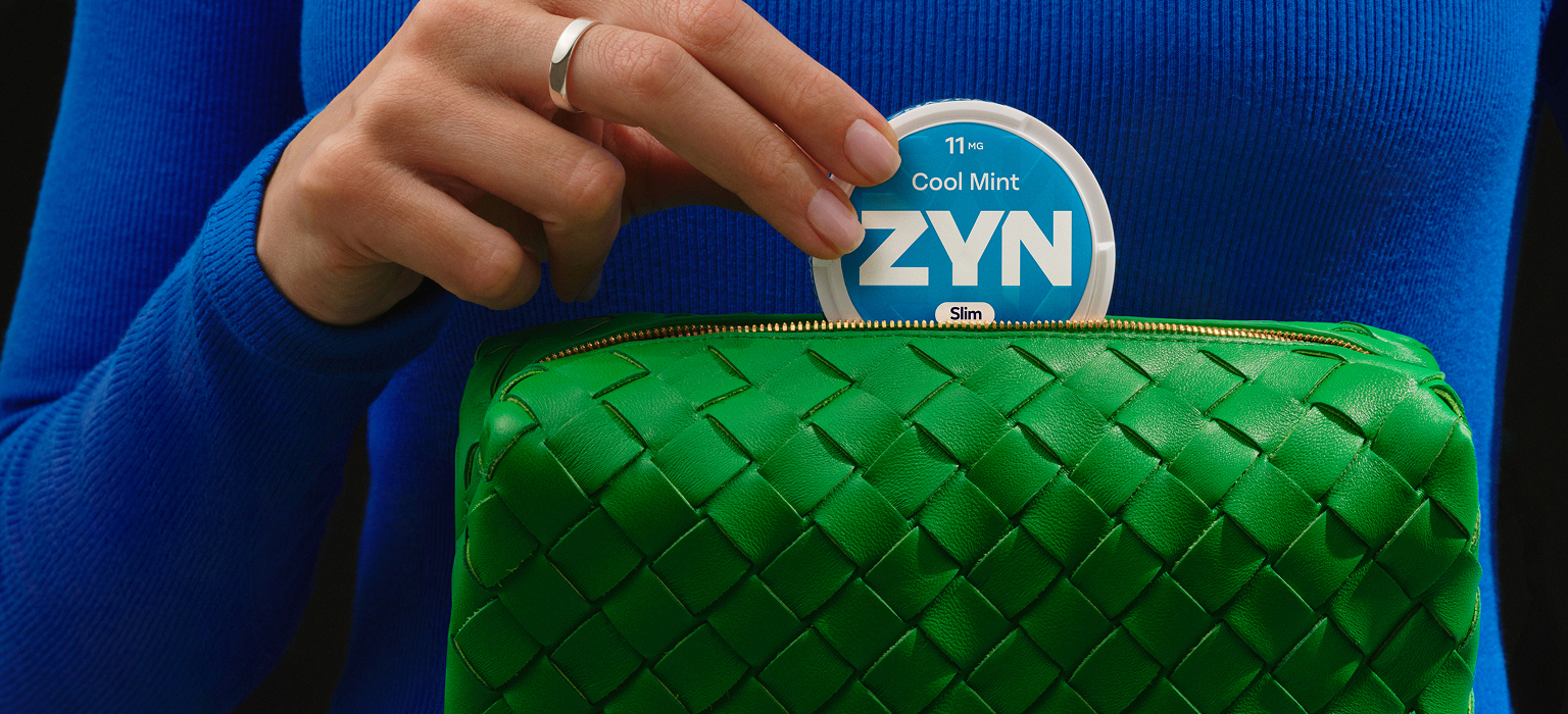 Persona probando ZYN